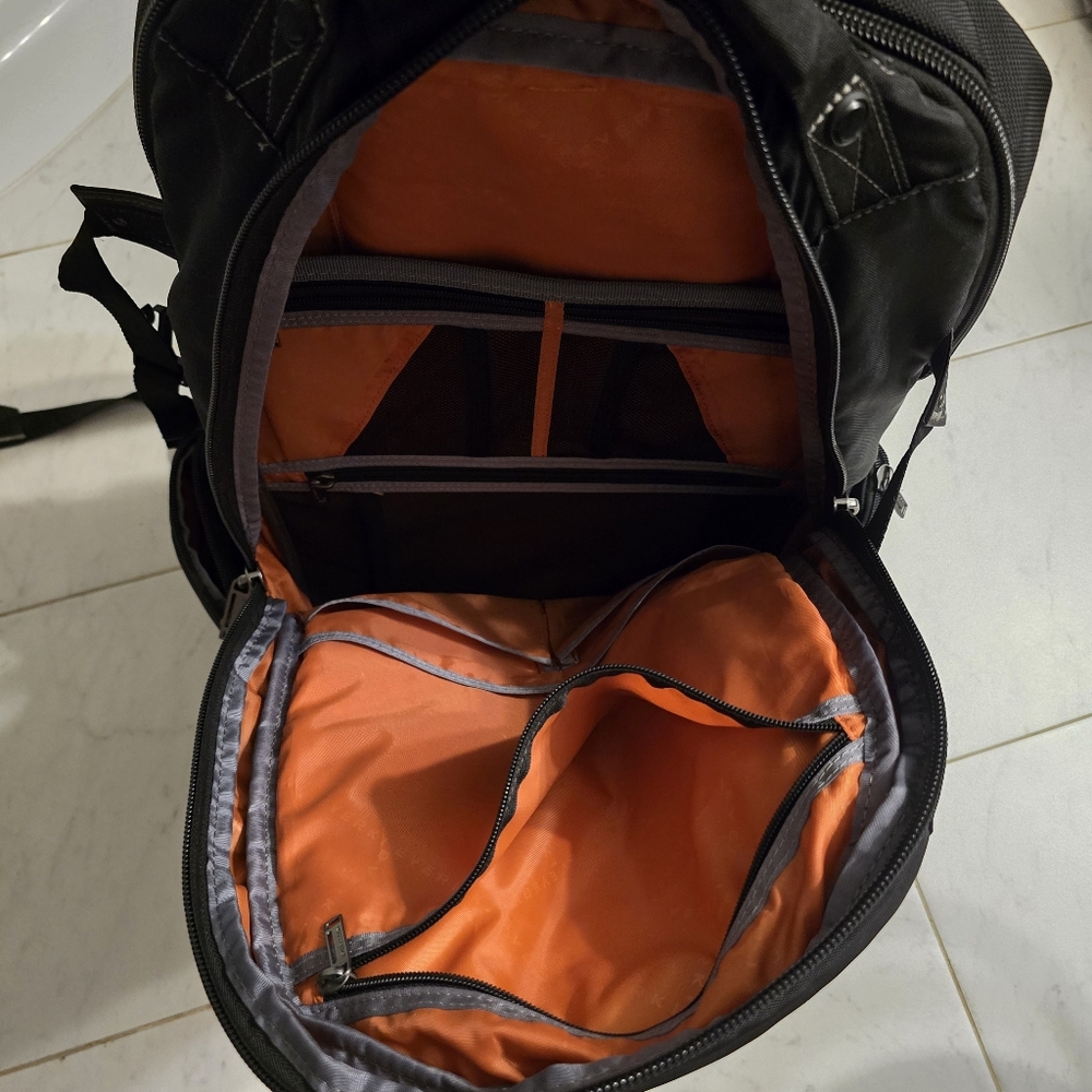 Everki Titan Backpack - Picture 5 of 7